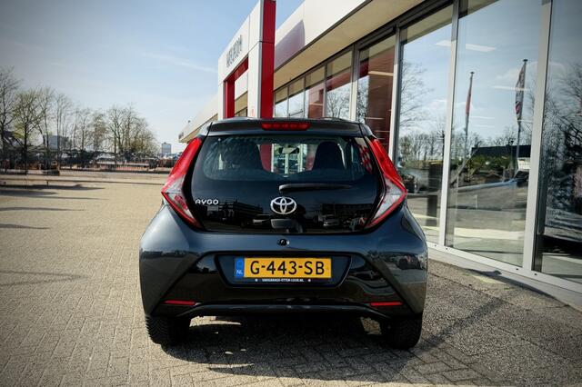 Toyota AYGO 1.0 VVT-i x-play | CAMERA | CARPLAY + ANDROID | AIRCO