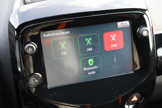 Toyota AYGO 1.0 VVT-i JBL, Apple Carplay, Android Parkeercamera, Climate control.