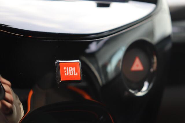 Toyota AYGO 1.0 VVT-i JBL, Apple Carplay, Android Parkeercamera, Climate control.