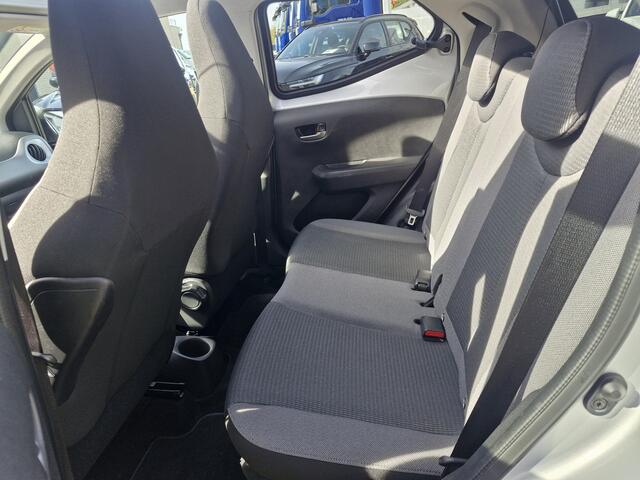 Toyota AYGO 1.0 VVT-i x-joy cabrio | Camera achter | Cruise control | Getinte ramen | Bluetooth