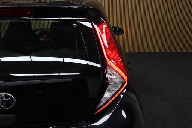 Toyota AYGO 1.0 VVT-i x-cite | Camera | Maps Navigatie | Apple Carplay & Android Auto | Stoelverwarming