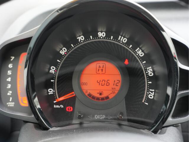 Toyota AYGO 1.0 VVT-i x-play Automaat | CarPlay | Achteruitrijcamera | Airco