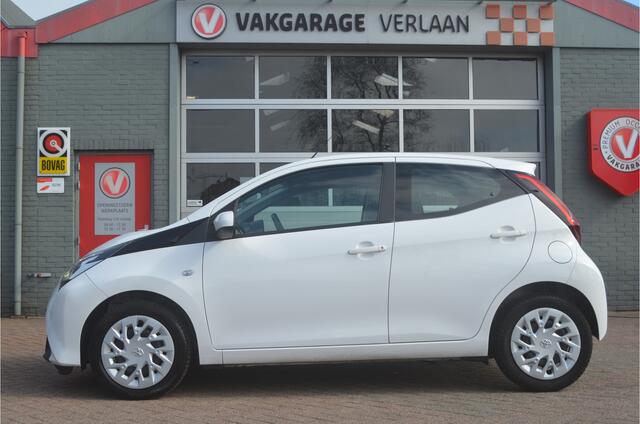 Toyota AYGO 1.0 VVT-i x-play nav. cruise 12 mnd gar.
