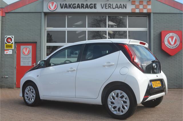Toyota AYGO 1.0 VVT-i x-play nav. cruise 12 mnd gar.