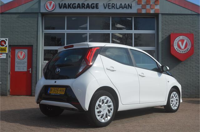 Toyota AYGO 1.0 VVT-i x-play nav. cruise 12 mnd gar.