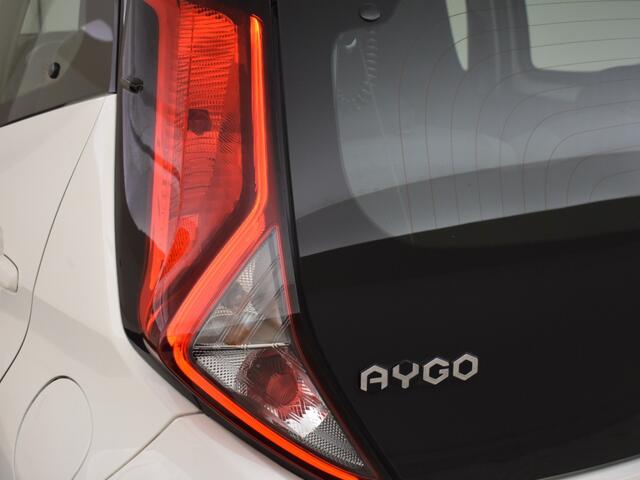 Toyota AYGO 1.0 VVT-i x-play | Carplay | Camera |