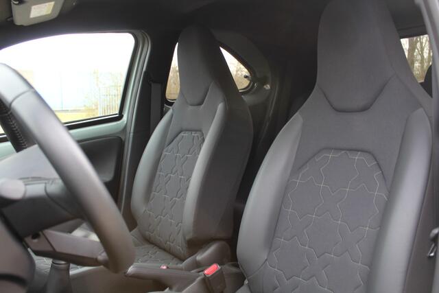 Toyota AYGO X 1.0 VVT-i MT Envy | Rijklaar | DAB | Camera | Apple/ Android | Navi | PDC | LED | Clima | Adap.cruise