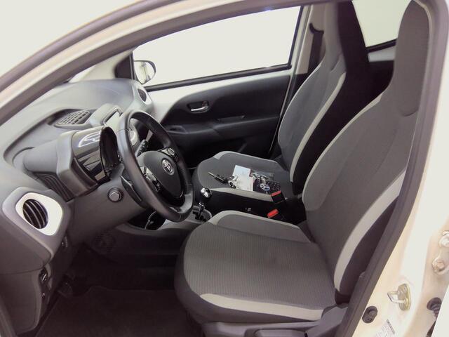 Toyota AYGO 1.0 VVT-i x-joy AUTOMAAT ECC | LMV | CAMERA | BT-TEL