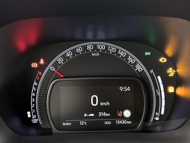 Toyota AYGO X 1.0 VVT-i MT Play | Apple CarPlay | Android Auto |