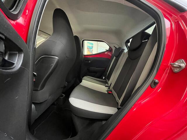 Toyota AYGO 1.0 VVT-i x-play | CAMERA |