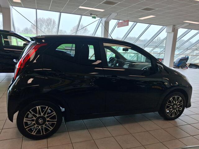 Toyota AYGO 1.0 VVT-i x-joy