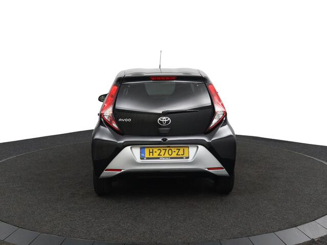Toyota AYGO 1.0 VVT-i x-joy | Privacy Glas | Automatische Airco | Lichtmetalen Velgen | Achteruitrijcamera |