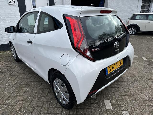 Toyota AYGO 1.0 VVT-i x /Nieuwe apk bij aflevering/Radio usb/1e Eigenaar