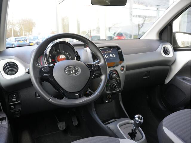 Toyota AYGO 1.0 VVT-i x-play Automaat | CarPlay | Achteruitrijcamera | Airco