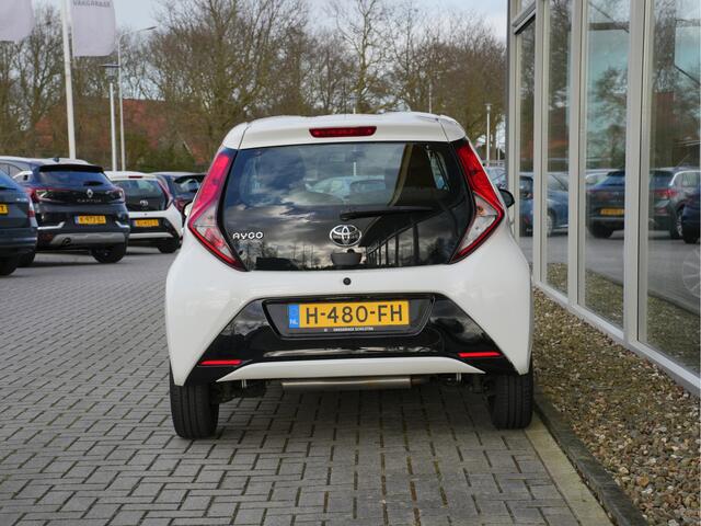 Toyota AYGO 1.0 VVT-i x-play Automaat | CarPlay | Achteruitrijcamera | Airco