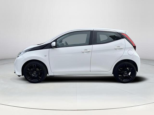 Toyota AYGO 1.0 VVT-i x-play | 5 deurs | Airconditioning | Parkeercamera | Bluetooth | Licht metalen velgen |