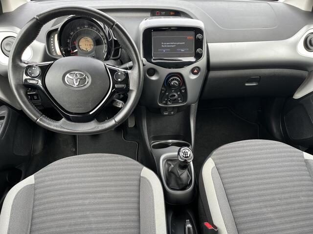 Toyota AYGO 1.0 VVT-i x-play | 5 deurs | Airconditioning | Parkeercamera | Bluetooth | Licht metalen velgen |