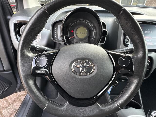 Toyota AYGO 1.0 VVT-i x-play Incl 12 maanden BOVAG garantie