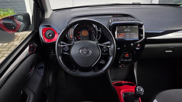 Toyota AYGO 1.0 VVT-i x-clusiv | VOL AIRCO | CAMERA| KEYLESS | VOLLEDIGE ONDERHOUDSHISTORIE