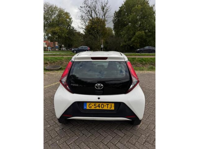 Toyota AYGO 1.0 VVT-i x-play ltd