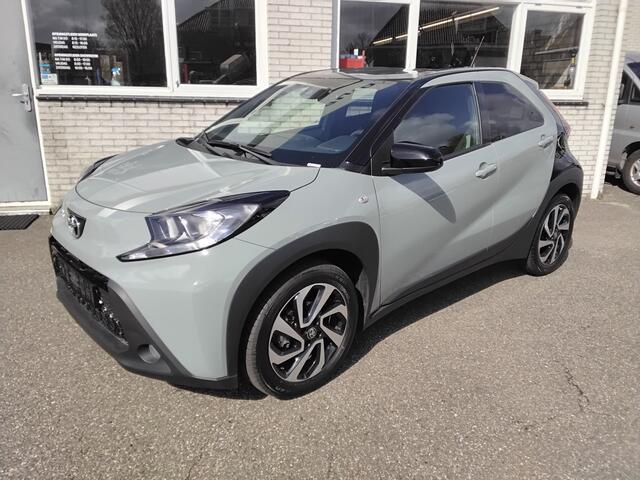 Toyota AYGO X 1.0 VVT-i MT Pulse Bi Tone