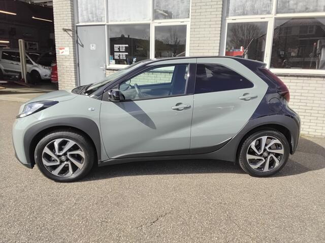 Toyota AYGO X 1.0 VVT-i MT Pulse Bi Tone