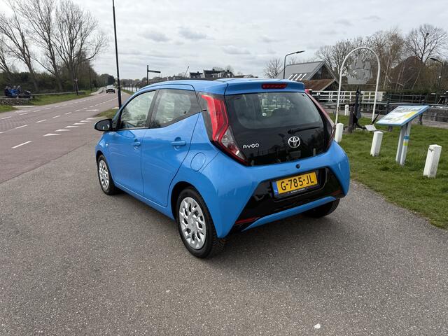 Toyota AYGO 1.0 VVT-i x-play limited bj2018/32500km/achteruitrij camera/cabrio