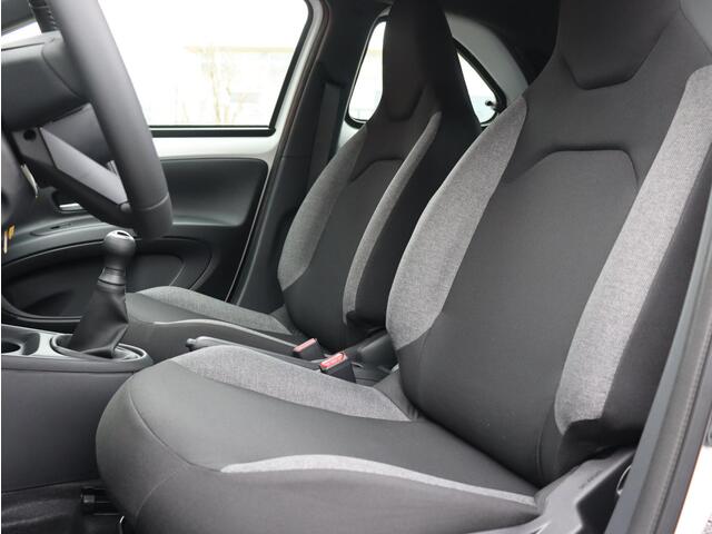 Toyota AYGO X 1.0 VVT-i Play , Rode accenten, Nieuw en direct leverbaar met ¤663,- voordeel