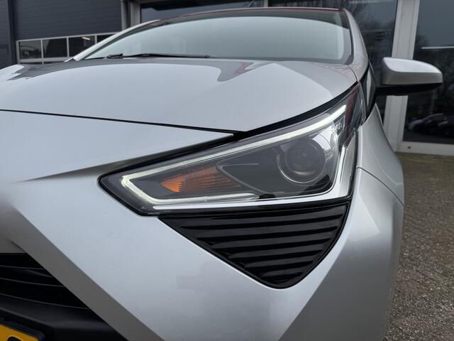 Toyota AYGO 1.0 VVT-i x-play Carplay, Camera, Airco.