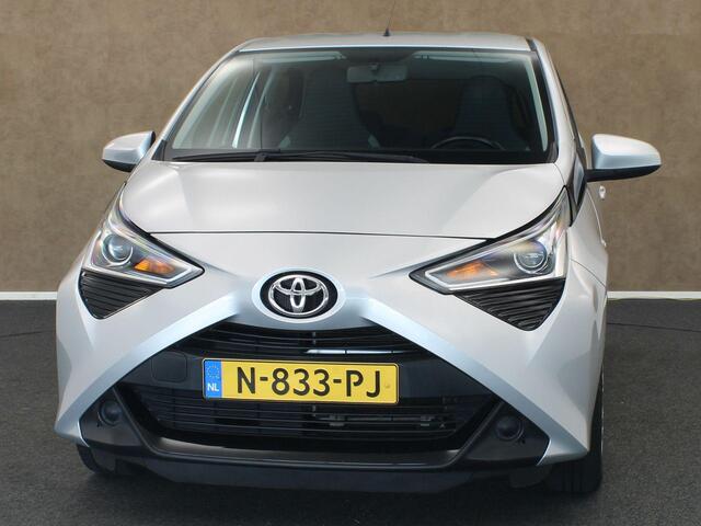Toyota AYGO 1.0 VVT-i x-play - APPLE CARPLAY/ANDROID AUTO - CAMERA - ELEKTRISCHE RAMEN VOORZIJDE - AIRCO - MULTIFUNCTIONEEL STUURWIEL - CENTRALE VERGRENDELING