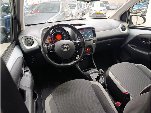Toyota AYGO 1.0 VVT-i x-joy Airco (automatisch) | Camera | automaat | Lichtmetalen velgen