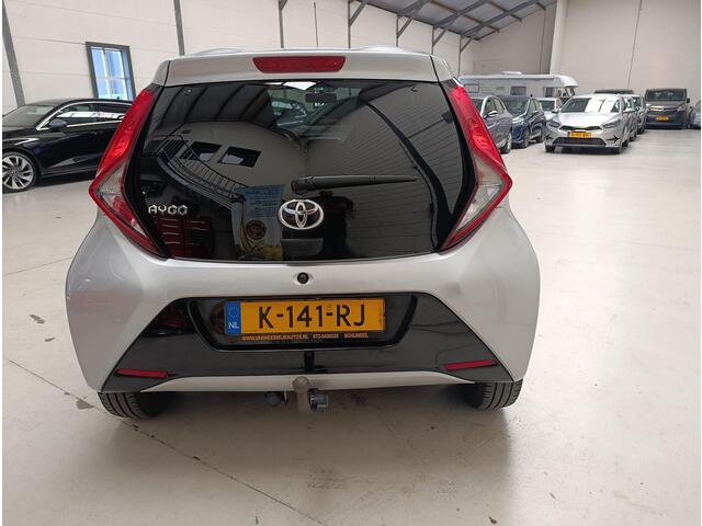 Toyota AYGO 1.0 VVT-i x-joy Airco (automatisch) | Camera | automaat | Lichtmetalen velgen
