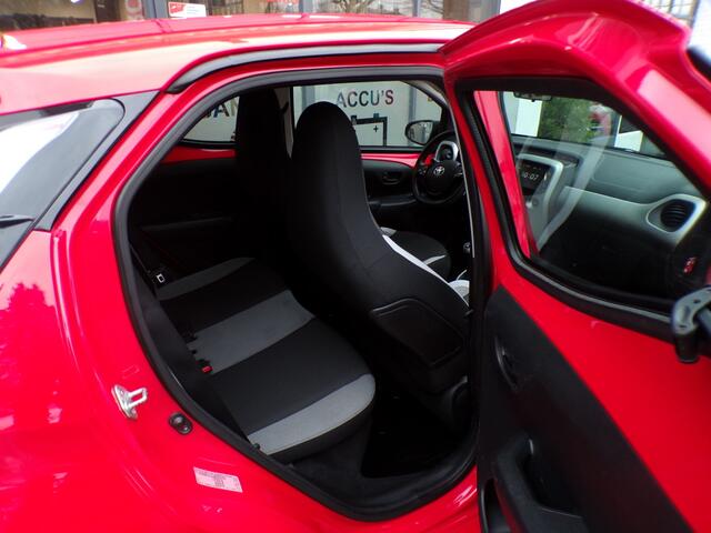 Toyota AYGO 1.0 VVT-i x 5-Drs AIRCO,CAMERA,NIEUWE APK !!