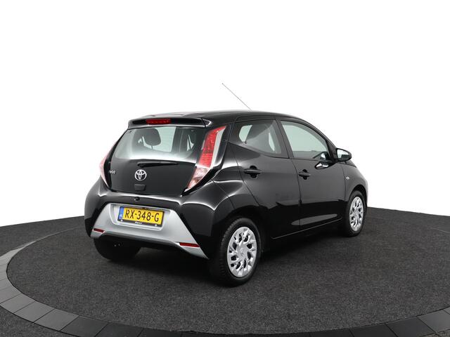 Toyota AYGO 1.0 VVT-i x-play | achteruitrijcamera | airco |