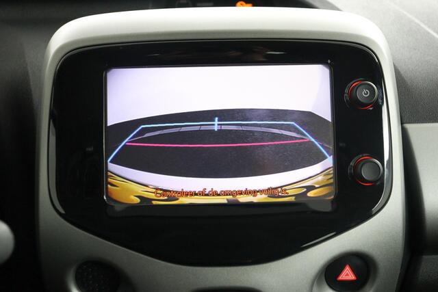 Toyota AYGO 1.0 VVT-i x-play | achteruitrijcamera | airco |