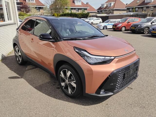 Toyota AYGO X Hybrid 115 Pulse *Easy Pack* Cinnnamon/black metallic*