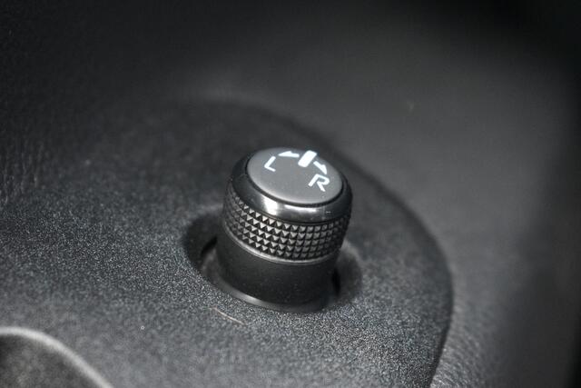 Toyota AYGO X 1.0 VVT-i S-CVT Premium Automaat 72pk | Keyless entry | PDC | Achteruitrijcamera | Stoelverwarming |