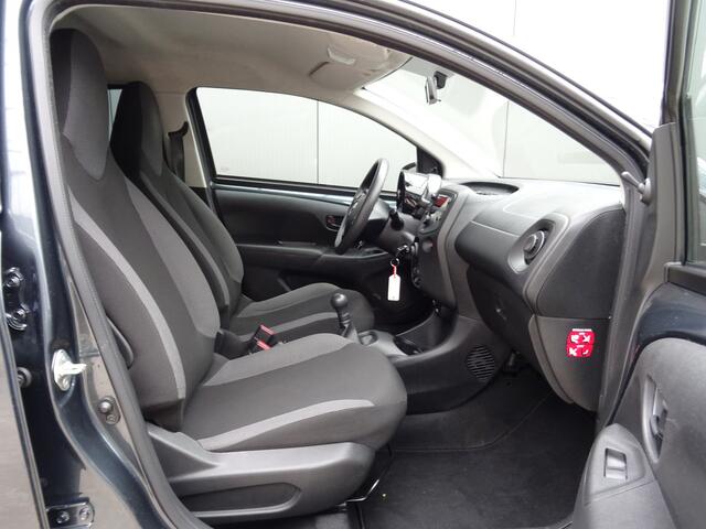 Toyota AYGO 1.0 VVT-i x-fun * EXTRA GETINT GLAS * VOLLE TANK !!