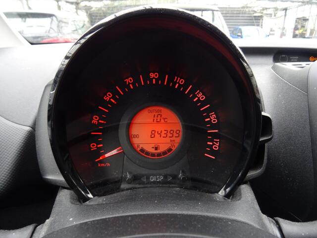 Toyota AYGO 1.0 VVT-i x-fun * EXTRA GETINT GLAS * VOLLE TANK !!