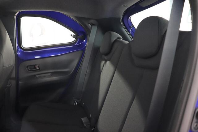 Toyota AYGO X 1.0 VVT-i MT Play, Apple carplay/Android auto, Parkeercamera, Airco!
