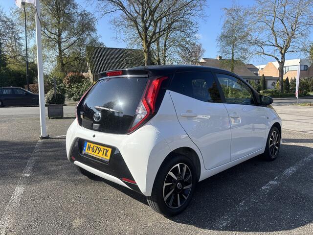 Toyota AYGO 1.0 VVT-i x-cite ultimate Two Tone