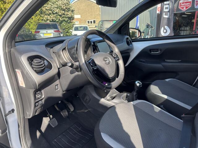 Toyota AYGO 1.0 VVT-i x-cite ultimate Two Tone