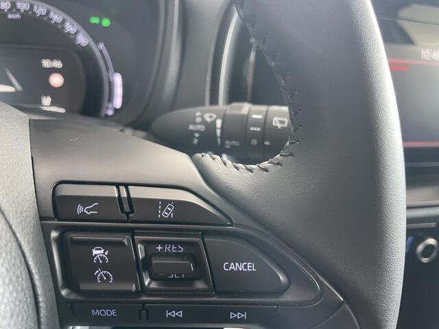 Toyota AYGO X 1.0 VVT-i MT first Achteruitrijcamera - Airco - Apple carplay - Bluetooth - Cruise control - Led verlichting - Licht metalen velgen 17 inch - Radio - Mistlampen - Stuur multifunctioneel - Stuur leder - Elektrische ramen voor - Regensensor - Start/stop 