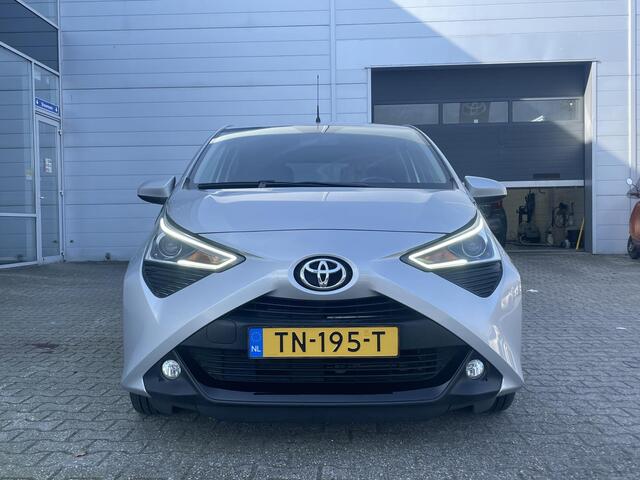 Toyota AYGO 1.0 VVT-i x-first