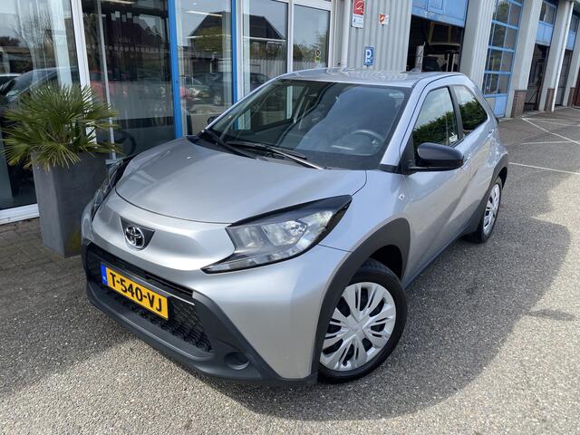 Toyota AYGO X 1.0 VVT-i S-CVT Play