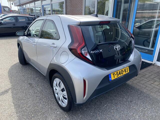 Toyota AYGO X 1.0 VVT-i S-CVT Play