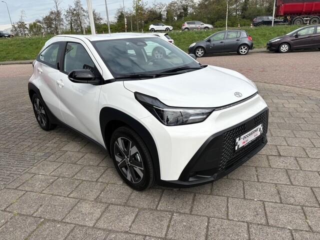 Toyota AYGO X Hybrid 115 envy | Navi | Cruise | Camera | 16 km Nieuwe Auto