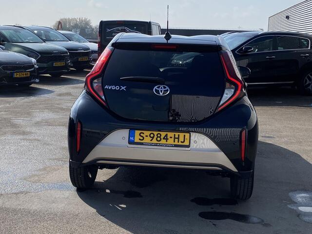 Toyota AYGO X 1.0 VVT-i S-CVT Premium Automaat, NL-auto, 1e eign. JBL, Stoelverwarming, Parkeersensoren, Smart Key, LMV, LED, Navigatie