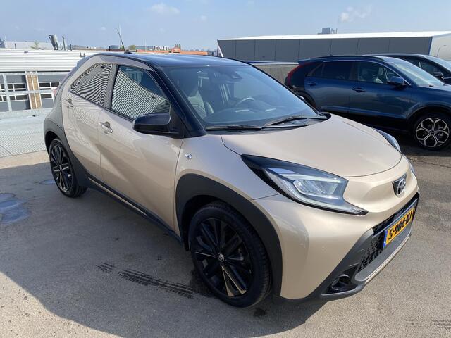 Toyota AYGO X 1.0 VVT-i S-CVT Premium Automaat, NL-auto, 1e eign. JBL, Stoelverwarming, Parkeersensoren, Smart Key, LMV, LED, Navigatie