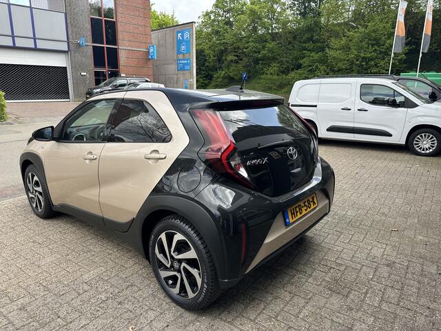 Toyota AYGO X 1.0 VVT-i MT Pulse All-in Prijs Airco/Stoelverwarming/Camera/Two-tone Eurorepar